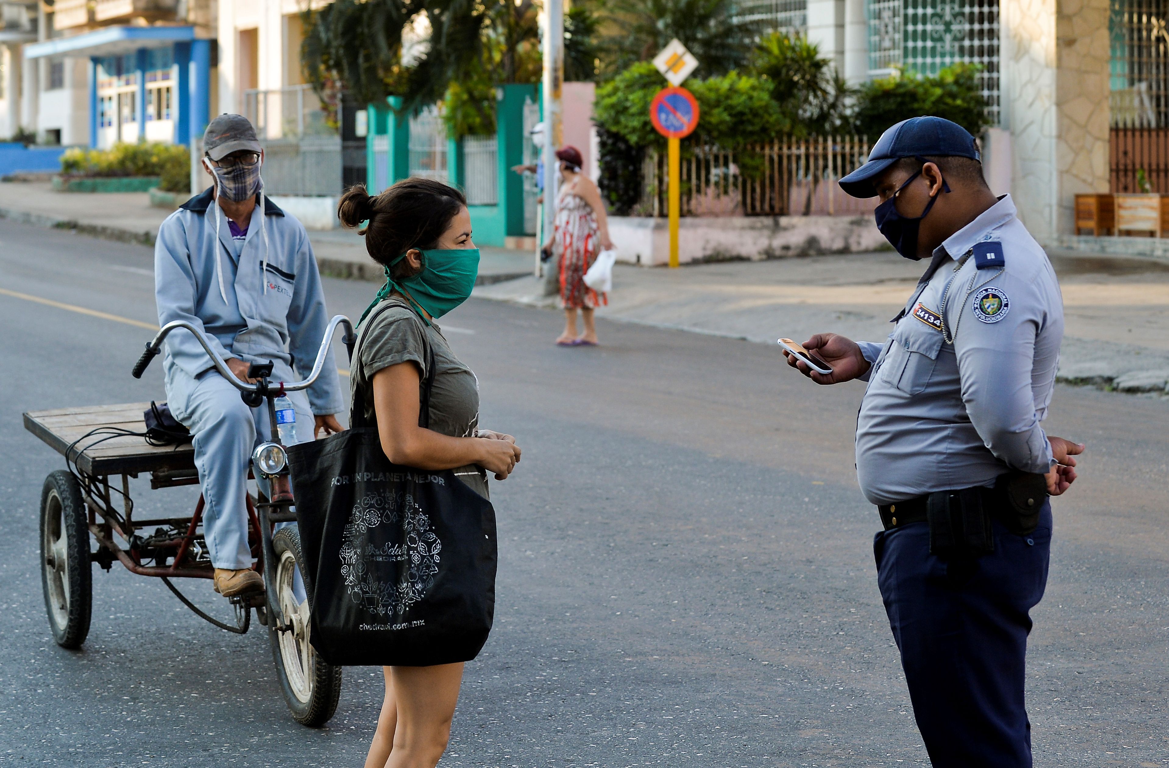 Cuba declara toque de queda en su capital ante rebrote por COVID19 cuba-declara-toque-de-queda-en-su-capital-ante-rebrote-por-covid19